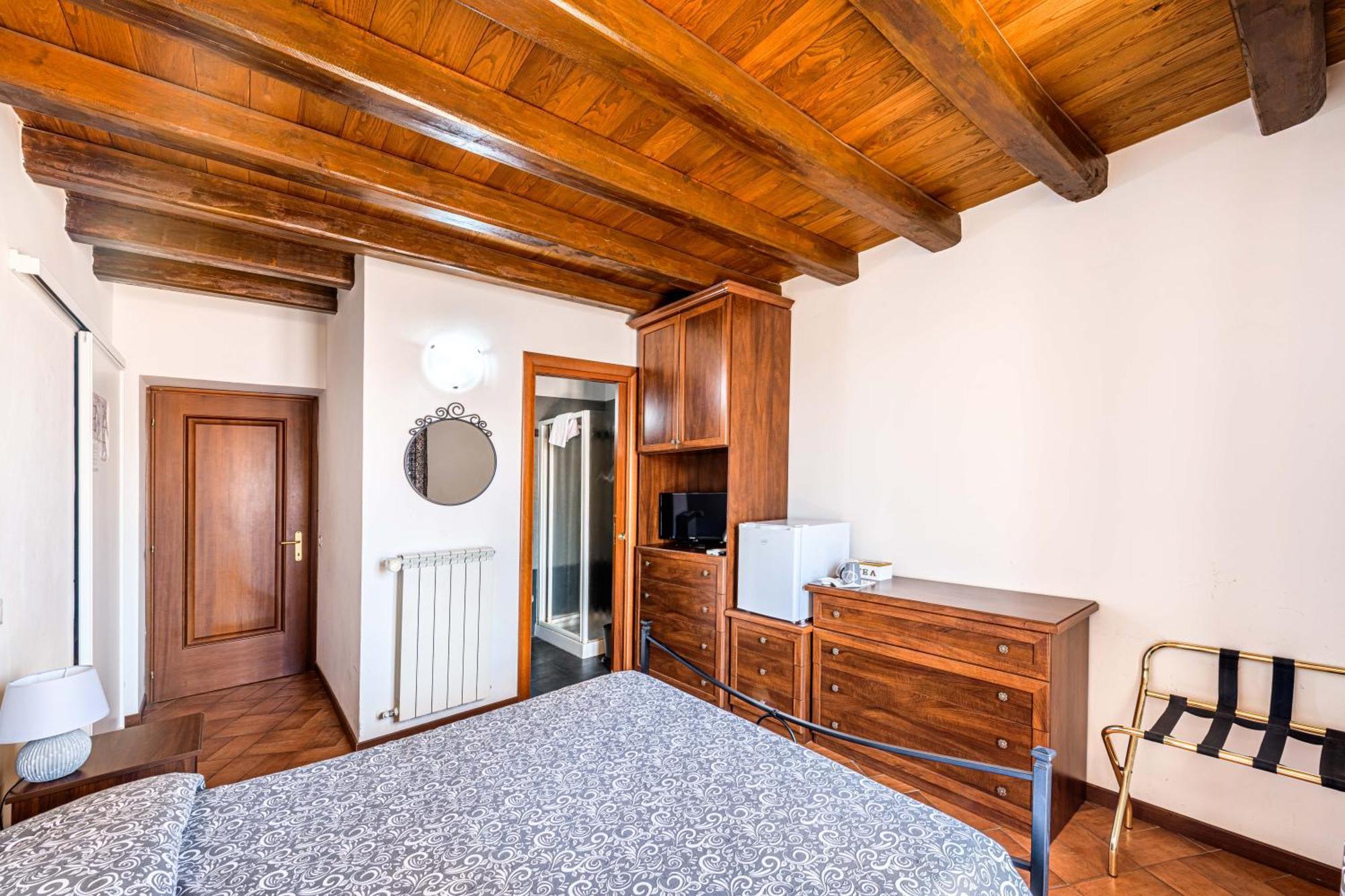 Bb Il Re Alla Reginella Guest House Róma Kültér fotó